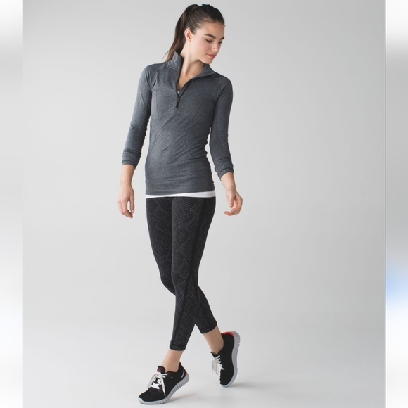 RARE Lululemon Pace Tight(Luxtreme)  Lights Out Black/Ravish Reptile Silver 12 - Picture 3 of 15